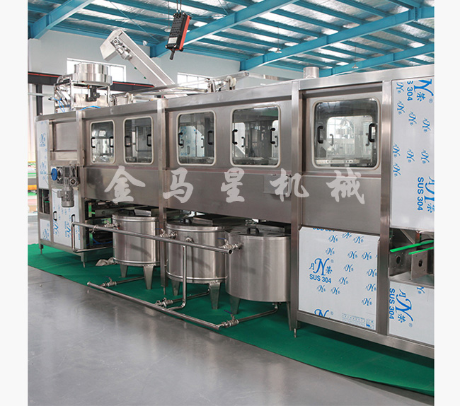 大瓶水灌裝生產(chǎn)線增添人們的美味視覺(jué)感